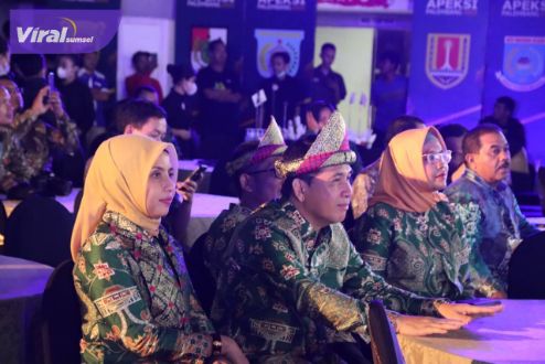 Wali Kota Lubuklinggau, H SN Prana Putra Sohe hadiri acara seminar ‘Transformasi Ekonomi Hijau Mendukung Pertumbuhan Ekonomi Berkelanjutan’ dalam rangkaian HUT ke-23 APEKSI di Hotel Aryaduta Palembang, Rabu (07/06/2023). Foto : viralsumsel.com