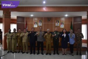 Bupati OKI HI skandar SE saat memimpin rapat persiapan pelaksanaan Pilkades Serentak OKI tahun 2023, di Kantor Bupati, Kamis, (13/5/2023). Foto : viralsumsel.com/fir