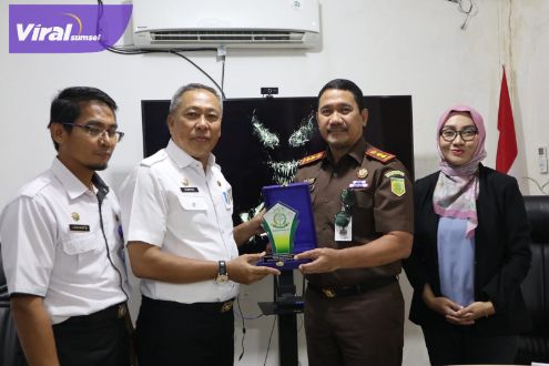 Acara penandatanganan Kerjasama pendampingan hukum antara Kejari dan Dinas Perdagangan OKI, Di Kayuagung, Kamis, (8/6/2023). Foto : viralsumsel.com/fir