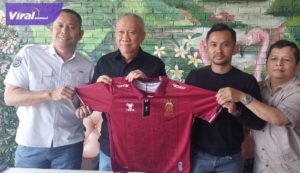 Yusup Prasetiyo Resmi Jadi Pelatih Sriwijaya FC dengan Target Promosi Liga 1. Foto : viralsumsel.com/ril