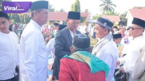 Wakil Walikota Prabumulih H. Andriansyah Fikri, SH Shalat Idul Adha 10 Dzulhijah 1444 Hijriah di Lapangan SDN 55 Gunung Kemala Kota prabumulih, Kamis (29/6/2023). Foto : viralsumsel.com/mal