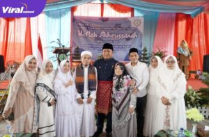 Keluarga Ponpes Tahfidz An-Nur Saat Berfoto Bersama Gubernur Sumsel. Foto : Viralsumsel/Nto