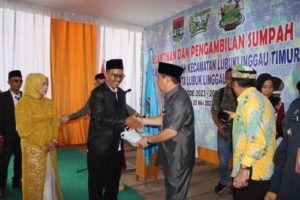 Walikota Lubuklinggau SN Prana Putra Sohe lantik 79 Ketua Rukun Tetangga (RT) dari Sembilan kelurahan dalam wilayah Kecamatan Lubuklinggau Timur II. Foto : viralsumsel.com