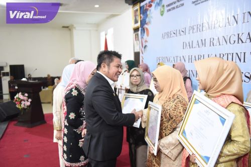 Gubernur Herman Deru saat pembukaan Peringatan Hari Kartini Tahun 2023 di Hotel Swarna Dwipa, Rabu (31/5/2023). Foto : viralsumsel.com/win