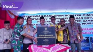 Foto Bersama usai peletakan batu pertama pembangunan Booster Cambai, PDAM Tirta Prabujaya, kota Prabumulih, Jumat, (9/6/2023). Foto : viralsumsel.com/mal