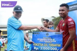 Wagub Mawardi Yahya Tutup Turnamen Sepakbola U-20 Piala Gubernur Sumsel Tahun 2023. Foto : viralsumsel.com/win