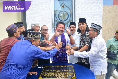 Herman Deru Ajak Warga Makmurkan Masjid Nurrusa'adah Dengan Kegiatan Majelis Taklim dan Kegiatan Sosial Lainnya. Foto : viralsumsel.com/win