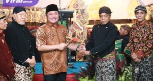 Minta Pujasuma Pertahankan Kesenian Wayang Agar Tidak Terlena dengan Kencangnya Arus Budaya Asing. Foto : viralsumsel.com/win