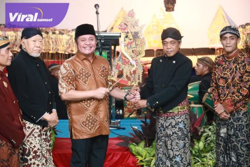 Minta Pujasuma Pertahankan Kesenian Wayang Agar Tidak Terlena dengan Kencangnya Arus Budaya Asing. Foto : viralsumsel.com/win