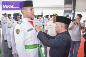 75 orang Anggota Pasukan Pengibar Bendera Pusaka (Paskibraka) Kabupaten Musi Banyuasin secara resmi dikukuhkan oleh Pj Bupati Muba H Apriyadi Mahmud, Senin (14/08/2023). Foto : viralsumsel.com/dev
