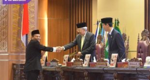 Wagub Mawardi Yahya Dengarkan Pandangan Umum 9 Fraksi DPRD Sumsel. Foto : viralsumsel.com/win