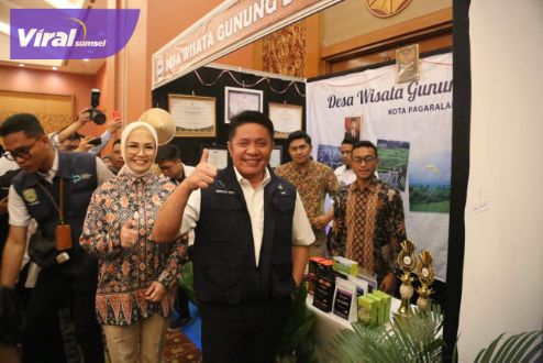 Gubernur Sumsel H Herman Deru hadiri Penganugerahan Pesona Desa Wisata Sumsel, bertempat di Ballroom Hotel Aryaduta Palembang, Rabu (9/8/2023). Foto : viralsumsel.com/win
