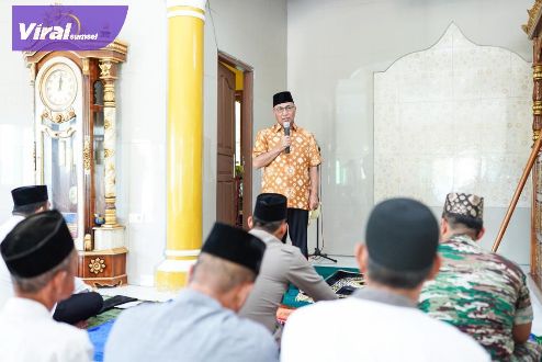 Safari Jumat di Desa Bandar Jaya, Pj Bupati Apriyadi Pererat Silaturahmi dengan Masyarakat. Foto : viralsumsel.com/dev