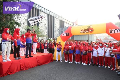 Gubernur Sumsel H Herman Deru Lepas Ribuan Peserta Heart Walk 2023 Sekaligus Pemecahan Rekor MURI MENARI. Foto : viralsumsel.com/win Gubernur Sumsel H Herman Deru Lepas Ribuan Peserta Heart Walk 2023 Sekaligus Pemecahan Rekor MURI MENARI. Foto : viralsumsel.com/win