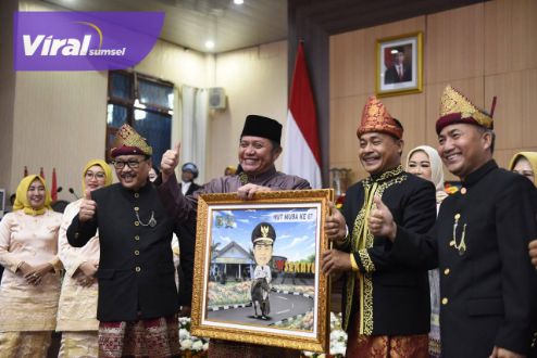 Gubernur Sumatera Selatan H Herman Deru menghadiri Sidang Paripurna dalam rangka HUT Kabupaten MUBA ke 67 tahun, di Gedung DPRD Kabupaten Muba, Kamis (28/9/2023). Foto : viralsumsel.com/win