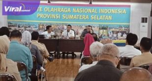 Plt Ketua Umum KONI Sumsel Mayjen TNI Andrie TU Sutarno, Wakil Ketua 1 Dhenie Zainal dan Wakil Ketua IV Agung Rahmadi saat Rapat Pengurus di Aula Sekretariat KONI Sumsel, Selasa, 3 Oktober 2023. Foto : viralsumsel.com/ril