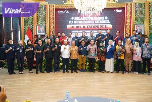 Pj Gubernur Sumsel Agus Fatoni ketika silaturahmi dengan pemimpin media dan organisasi perusahaan media di Sumsel yang digelar di Griya Agung Palembang, Kamis (12/10/2023). Foto : viralsumsel.com/win