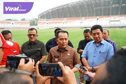 Pj Gubernur Sumsel Agus Fatoni saat meninjau fasilitas olahraga di kawasan Jakabaring Sport City (JSC), Palembang, Sumatera Selatan, Minggu (15/10/2023). Foto : viralsumsel.com/win