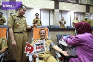 Pj Gubernur Sumsel Agus Fatoni Apresiasi Antusias ASN Ikut Baksos Donor Darah. Foto : viralsumsel.com/win