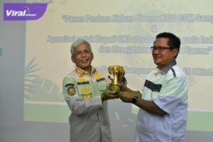 Bupati OKI H. Iskandar Dinobatkan sebagai Bupati Peduli Petani Sawit, Kamis, (19/10/2023). Foto : viralsumsel.com/fir