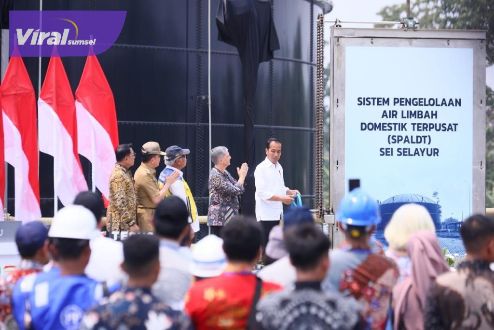 Presiden Joko Widodo didampingi Pj Gubernur Sumsel meresmikan SPALDT di Sei Selayur, Kecamatan Kalidoni, Palembang, Sumatera Selatan, Kamis (26/10/2023). Foto : viralsumsel.com/win