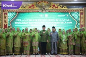 Pj Gubernur Sumsel Agus Fatoni dalam pelantikan pengurus wilayah Muslimat NU Provinsi Sumsel periode 2023-2028 di Griya Agung Palembang, Sumatera Selatan, Sabtu (28/10/2023). Foto : viralsumsel.com/win
