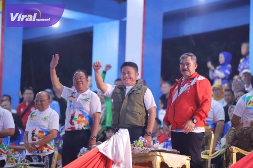 Gubernur Sumatera Selatan H Herman Deru secara resmi  Pekan Olahraga Provinsi (Porprov) XIV 2023 yang digelar di Kabupaten Lahat sebagai tuan rumah. Foto : viralsumsel.com/win