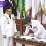 Mendagri Tito Karnavian Secara  Resmi Lantik Agus Fatoni Sebagai  Penjabat Gubernur Sumsel. Foto : viralsumsel.com/win