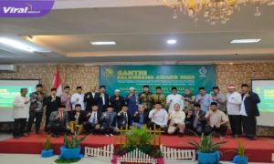 Ketua DPRD Kota Palembang Zainal Abidin (Tengah) Saat Berfoto Bersama dengan Pengurus Forum Pondok Pesantren Sumatera Selatan. Foto : Viralsumsel/Nto