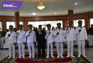 Bupati OKI, H.Iskandar, SE melantik secara resmi tujuh orang kepala desa terpilih di wilayah Kecamatan Air Sugihan dan Sungai Menang hasil Pilkades Serentak 26 Juni 2023. Foto : viralsumsel.com/fir