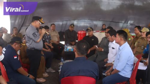Asisten Bidang Pemerintahan dan Kesejahteraan Rakyat H Yudi Herzandi SH MH mengingat perusahaan tambang agar lebih peka terhadap tuntutan masyarakat. Foto : viralsumsel.com/dev