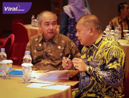 Pj Sekda Kabupaten Muba Musni Wijaya S Sos MSi menghadiri acara Rakor kepegawaian antara BKD Provinsi Sumsel dengan BKPSDM Kabupaten Kota se Sumsel di Hotel Novotel Palembang, Kamis (02/11/2023). Foto : viralsumsel.com/dev