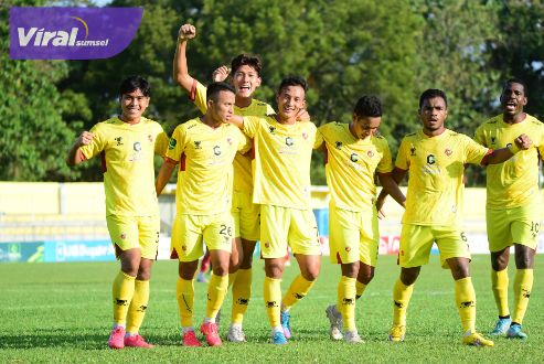 Para pemain Sriwijaya FC selebrasi usai cetak gol ke gawang Sada Sumut FC. Foto : mo sfc
