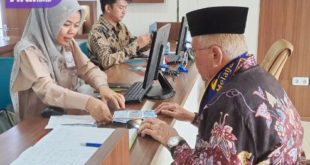 Prof. Machmud Hasyim Kembali UMROH Bersama Zafa tour. Foto : viralsumsel.com/nga