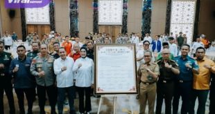Deklarasi pemilu damai dihadiri langsung  SekdaSumsel Ir. SA Supriono, Ketua DPRD Provinsi Sumsel Dr. R.A. Anita Noeringhati, S.H.,M.H, Kapolda Provinsi Sumsel Irjen. Pol. A. Rachmad Wibowo , S.IK, dan Forkopimda Provinsi Sumsel terkait lainnya. Foto : viralsumsel.com/win