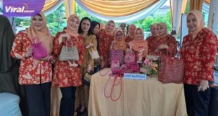 Penasihat DWP Sumatera Selatan Tyas Fatoni pada momen peringatan HUT DWP ke-24 di Gedung Wanita Sriwijaya Palembang, Selasa (28/11/2023). Foto : viralsumsel.com/win
