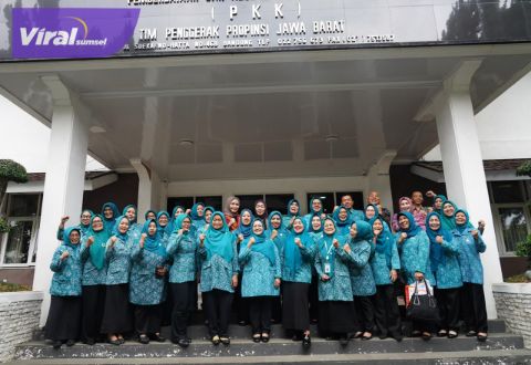 Pj Ketua TP PKK Sumsel Tyas Fatoni Tinjau Gerakan Keluarga Indonesia dan Posyandu di Jawa Barat. Foto : viralsumsel.com/win