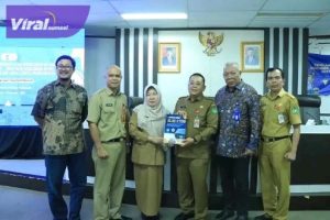 Penjabat Walikota Prabumulih H Elman ST MM menghadiri presentasi penjaminan kualitas dokumen kajian lingkungan hidup. Foto : viralsumsel.com/mal