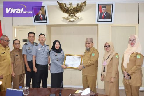Penuhi Hak Masyarakat, Pemkab Muba Raih Penghargaan Peduli HAM. Foto : viralsumsel.com/dev