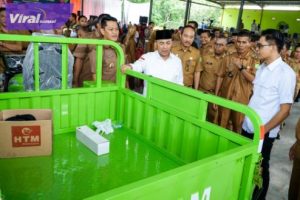 Pj Bupati Muba Salurkan Bantuan Pokir Dewan Serap Tenaga Kerja. Foto : viralsumsel.com/dev