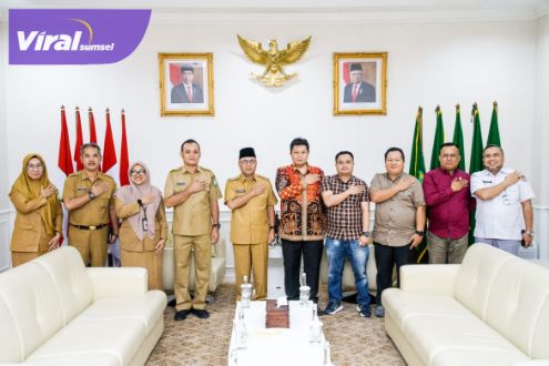 Pj Bupati Muba Drs H Apriyadi MSi menerima audiensi Komisioner Komisi Pemilihan Umum (KPU) Kabupaten Musi Banyuasin. Foto : viralsumsel.com/dev