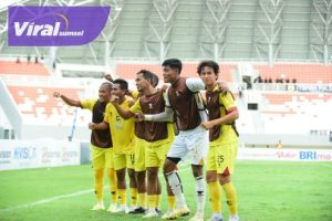 Para pemain Sriwijaya FC usai pertemuan pertama Sriwijaya FC kontra SADA Sumut FC di Stadion Gelora Sriwijaya Jakabaring Palembang, Selasa (16/1/2024). Foto : mo sfc
