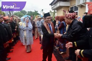 Wakili Pj Gubernur, Sekda Sumsel SA Supriono Hadiri Paripurna HUT Kabupaten OKU Timur Ke-20  Tahun 2024. Foto : viralsumsel.com/win