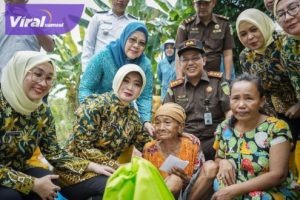 Berkunjung ke Muba Ketua IAD Wilayah Sumsel, Beri Bantuan untuk Korban Banjir. Foto : viralsumsel.com/dev