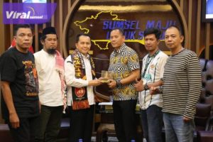 Pj Gubernur Agus Fatoni Gerak Cepat, Sriwijaya FC Segera Miliki Presiden Klub, Jangan Sampai Degradasi ke Liga 3! Foto : viralsumsel.com/win