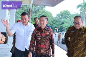 Raih Nilai 93,75 Kualitas Tertinggi Kepatuhan Pelayanan Publik, Pemkot Palembang Terima Penghargaan dari Ombudsman RI Perwakilan Sumsel. Foto : viralsumsel.com/nto