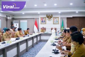 Pj Ketua TP PKK Sumsel Tyas Fatoni Pimpin Rapat Finalisasi Agenda Kunker Ketum TP PKK Pusat Tri Tito Karnavian ke Sumsel. Foto : viralsumsel.com/win