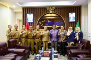 Pj Gubernur Sumsel Agus Fatoni Apresiasi PT PLN Persero Komitmen Penuhi Kebutuhan Listrik Masyarakat hingga Daerah Pelosok. Foto : viralsumsel.com/dev