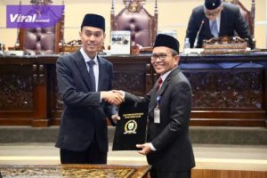 Sekda SA Supriono Hadiri Rapat Paripurna Penyampaian Hasil Reses Tahap 1 Anggota dan Pimpinan DPRD Sumsel. Foto : viralsumsel.com/win