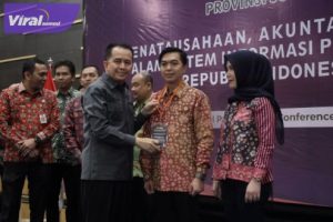 Pj Gubernur Sumsel Agus Fatoni Buka Bimtek Akuntansi dan Pelaporan SIPD RI. Foto : viralsumsel.com/win